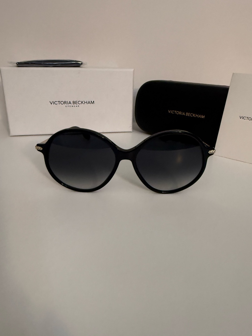 Victoria Beckham VB632S Oversized Round Women Sunglasses - Picture 8 of 15